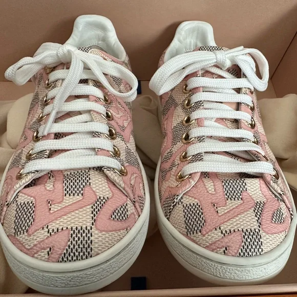 Louis Vuitton Pink Damier Front Row Line Sneakers. Size 34 EU/ 4W. - Picture 6 of 6